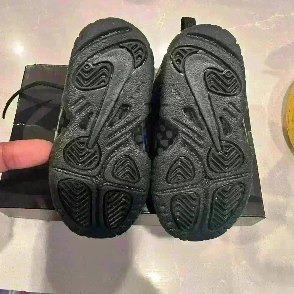 Kids Nike Little posited one